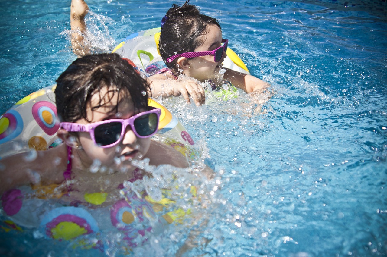 Schwimmen, Wasser, Sommer, Sonnenbrille, Schwimmbad